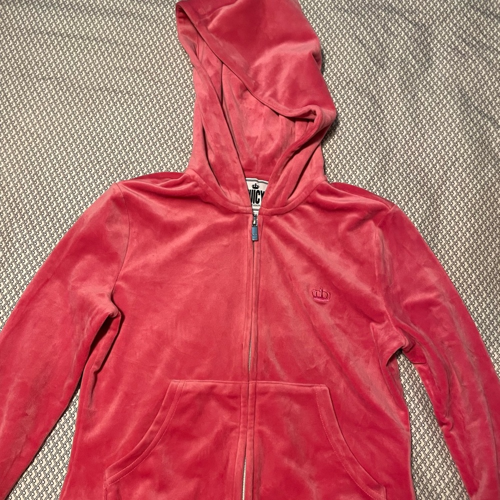 Brand new sweater - Picture 3 of 7